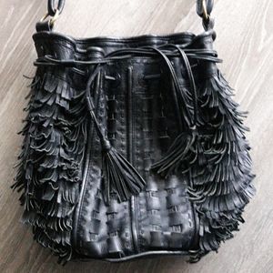 Steve Madden Vtg. drawstring fringe black Leather purse